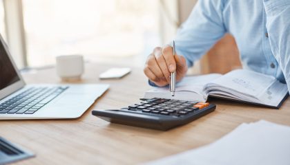 Contabil calcul taxe- activ net, bani împrumutați către firmă