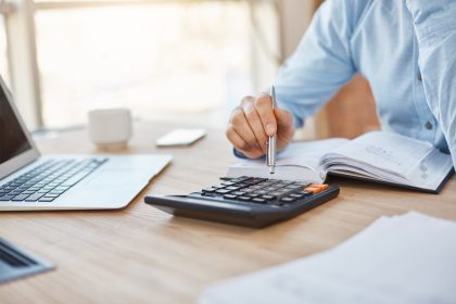 Contabil calcul taxe- activ net, bani împrumutați către firmă